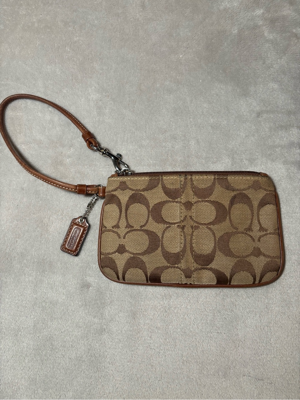 Coach Vintage Signature Wristlet - Picture 1 of 5